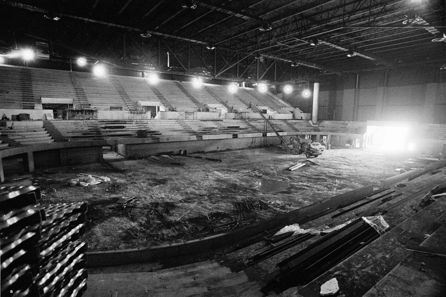 Construction on Metra, September 1975